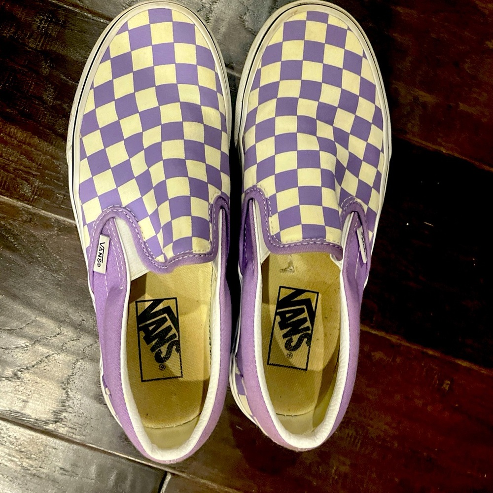 Women’s 7.5 vans, purple and white checkered.